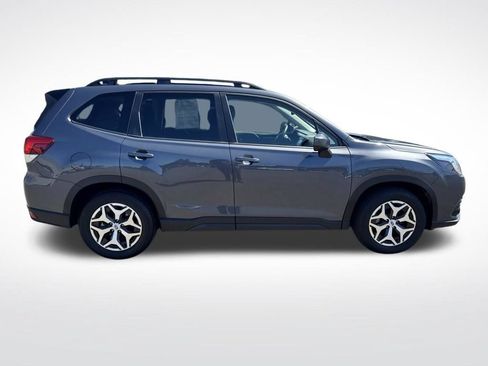 Used 2024 Subaru Forester Premium AWD/4WD image 8