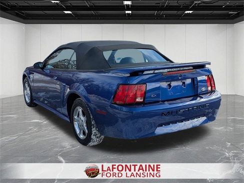 Used 2004 Ford Mustang V6 image 3