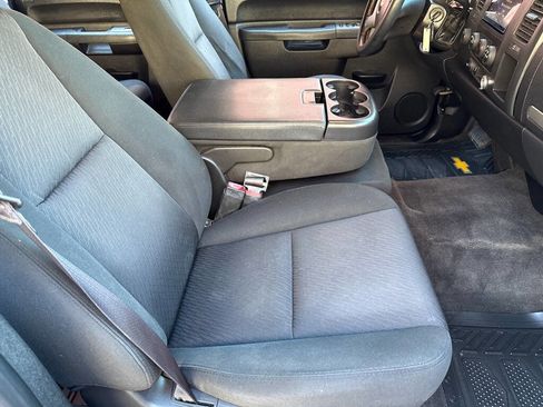 Used 2013 Chevrolet Silverado 2500 LT w/ Suspension Package, Off-Road image 17