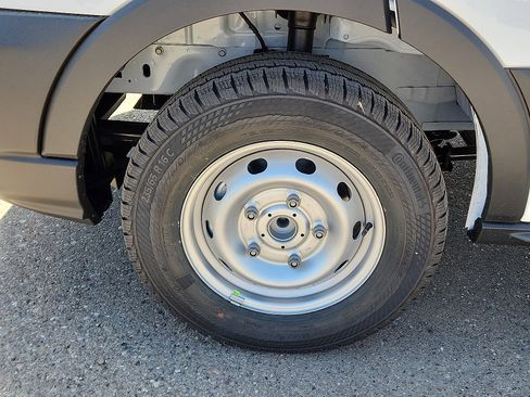 New 2025 Ford Transit 250 148 Medium Roof image 7