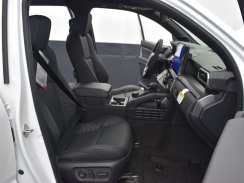 Used 2025 Toyota 4Runner TRD Sport Premium AWD/4WD image 25