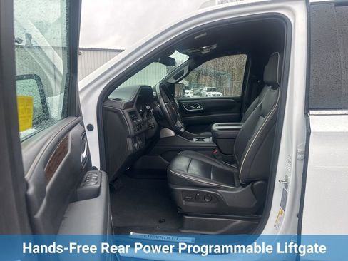 Used 2023 Chevrolet Suburban Premier image 15