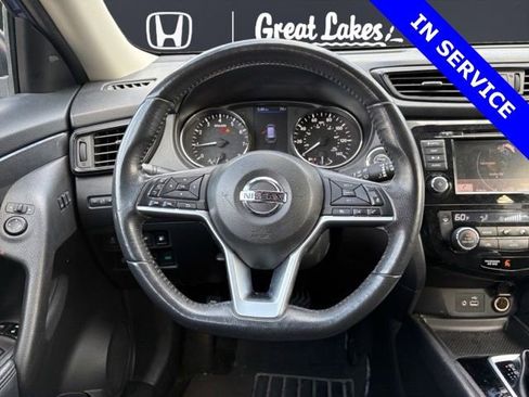 Used 2018 Nissan Rogue SV w/ Premium Package FWD image 12