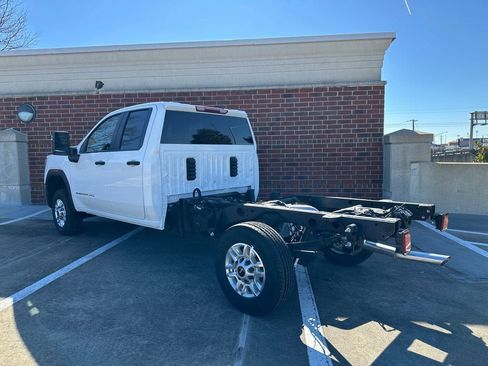 New 2025 GMC Sierra 2500 Pro w/ Convenience Package image 3