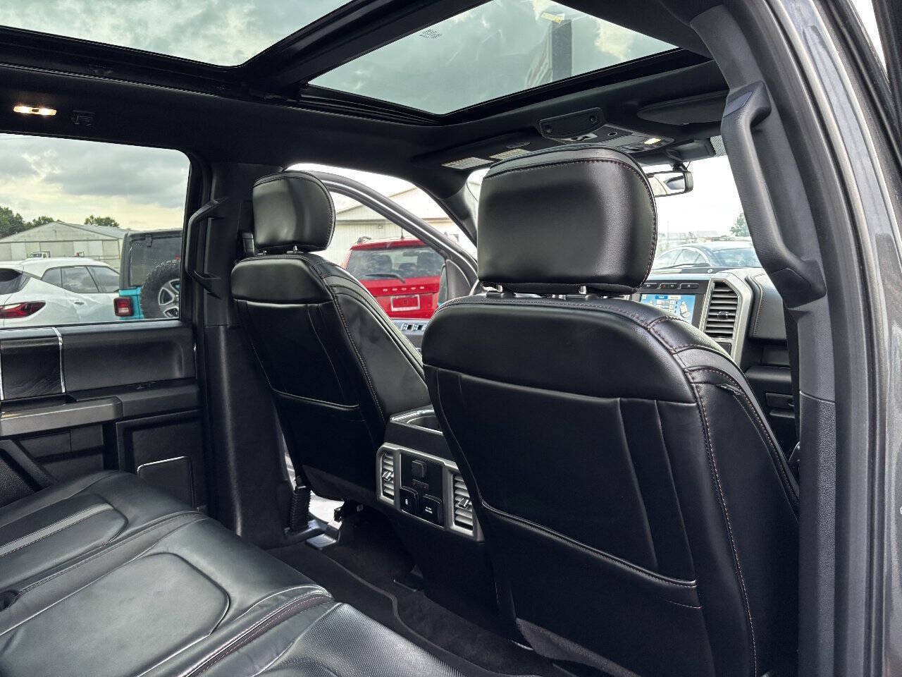Used 2018 Ford F150 Platinum w/ Equipment Group 701A Luxury AWD/4WD image 33