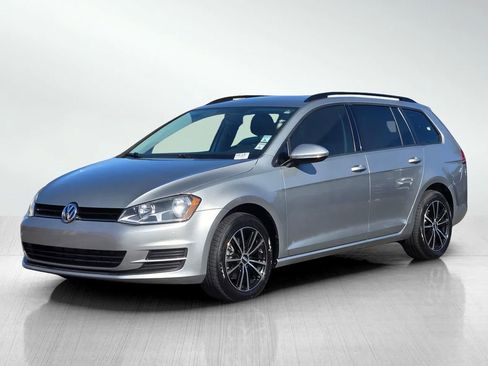 Used 2017 Volkswagen Golf S image 8
