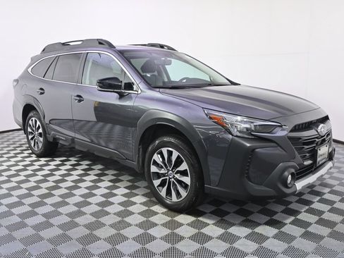 Used 2025 Subaru Outback Limited AWD/4WD image 8