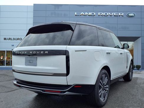 New 2025 Land Rover Range Rover SE image 2
