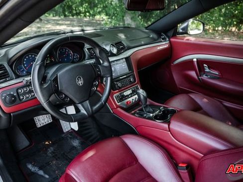 Used 2017 Maserati GranTurismo Sport image 2