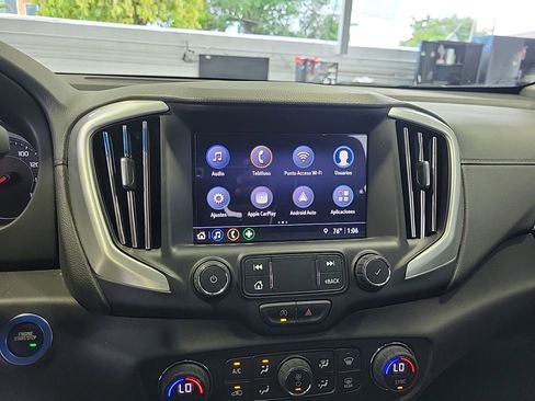 Used 2024 GMC Terrain SLT w/ LPO, Floor Liner Package image 32