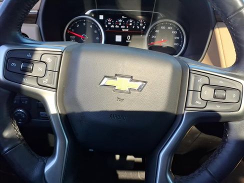 Used 2021 Chevrolet Suburban Premier w/ Premium Package image 25