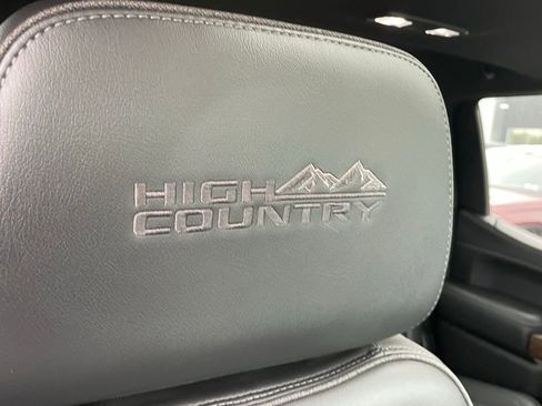 Used 2021 Chevrolet Silverado 1500 High Country w/ Technology Package image 19