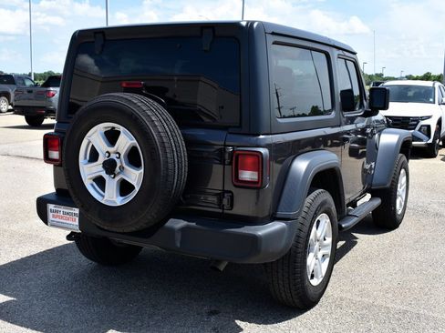 Used 2020 Jeep Wrangler Sport AWD/4WD image 3
