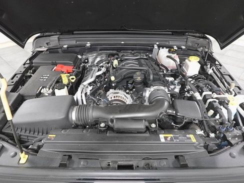 Used 2024 Jeep Gladiator Sport image 28