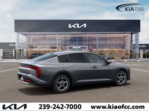 New 2026 Kia K4 LXS image 6