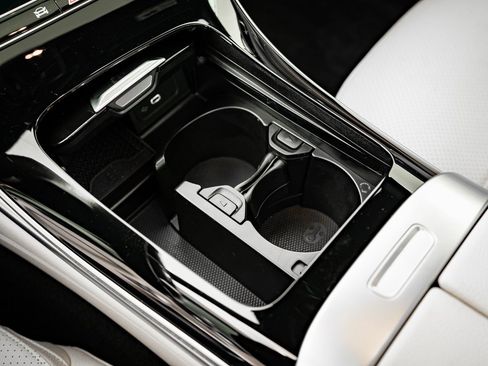 Used 2024 Mercedes-Benz C 300 4MATIC Sedan image 33