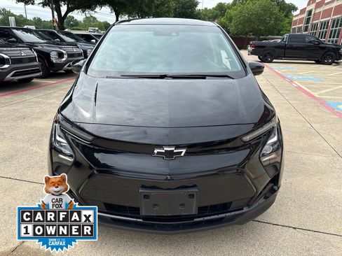 Used 2023 Chevrolet Bolt LT w/ Infotainment Package FWD image 8