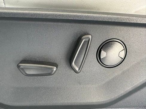 Used 2025 Ford Expedition Max Platinum w/ Driver's Package AWD/4WD image 32