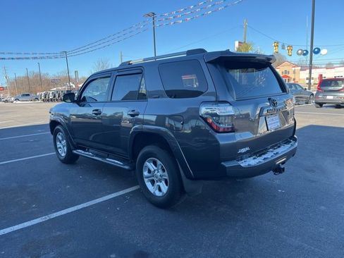 Used 2022 Toyota 4Runner SR5 Premium w/ Moonroof Package image 40