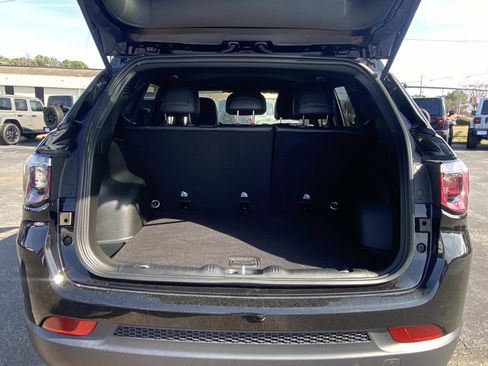 Used 2024 Jeep Compass Latitude w/ Convenience Group image 6