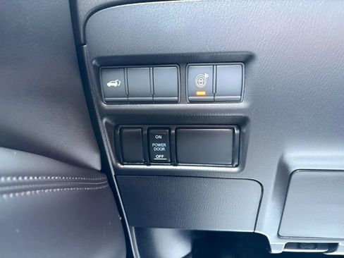 Used 2021 Nissan Armada SL w/ Captain's Chairs Package AWD/4WD image 30