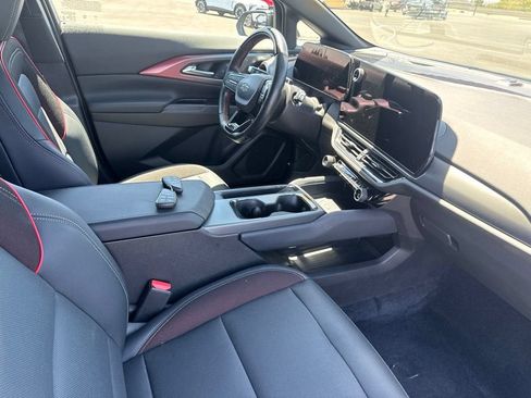Certified 2024 Chevrolet Equinox EV RS FWD image 36