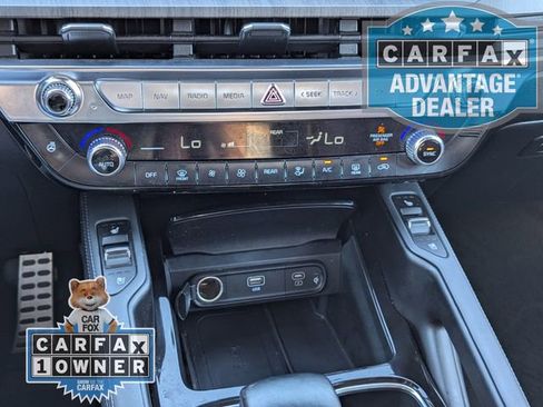 Used 2024 Kia Telluride SX Prestige w/ Towing Package image 11
