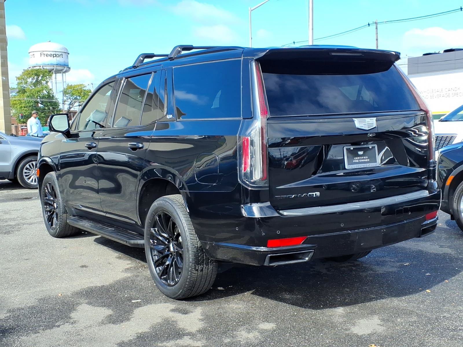 Certified 2023 Cadillac Escalade Sport w/ LPO, ONYX Package AWD/4WD image 7