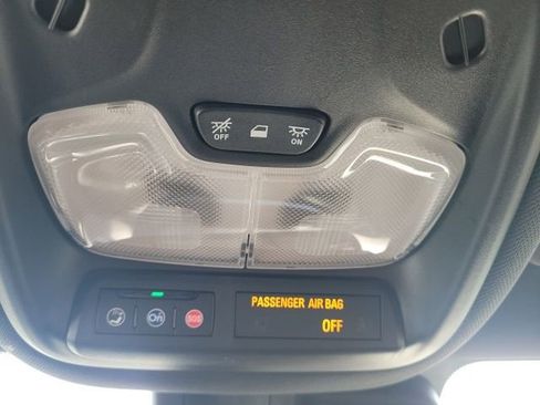 Used 2023 Chevrolet TrailBlazer RS w/ Convenience Package FWD image 44