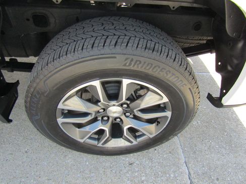 Used 2023 Chevrolet Silverado 1500 LT image 10