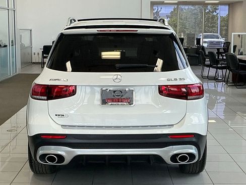 Used 2023 Mercedes-Benz GLB 35 AMG 4MATIC image 23