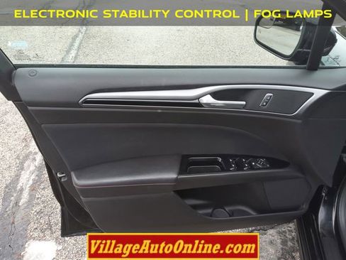 Used 2016 Ford Fusion SE image 11