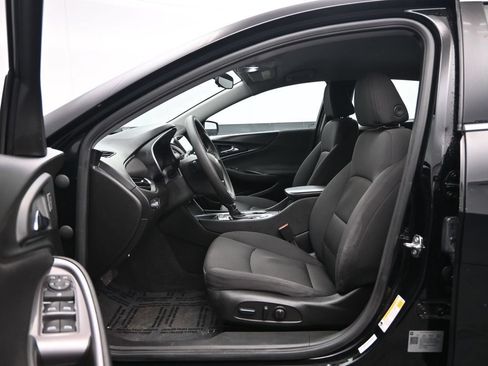 Used 2022 Chevrolet Malibu LT FWD image 23