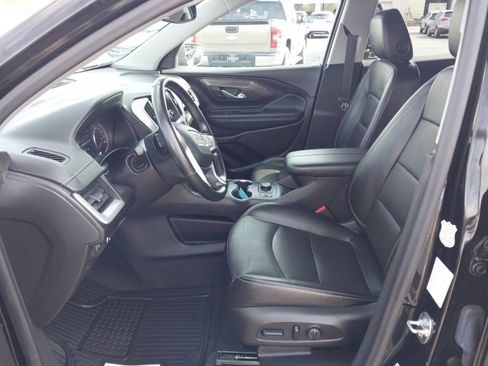 Used 2024 GMC Terrain SLT image 9