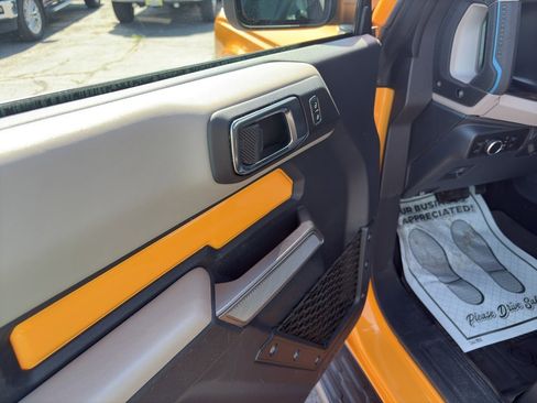 Used 2022 Ford Bronco Wildtrak image 9