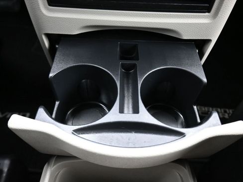 Used 2016 Dodge Grand Caravan SE image 18