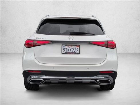 Used 2025 Mercedes-Benz GLC 300 image 7