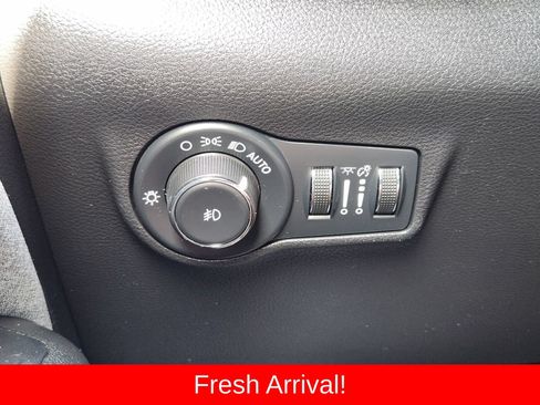 Used 2023 Jeep Compass Latitude AWD/4WD image 30