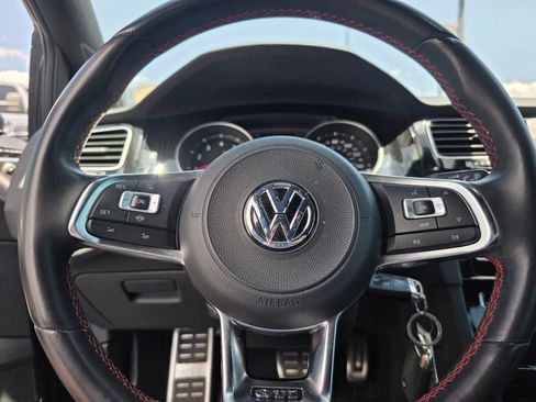 Used 2020 Volkswagen Golf 4-Door FWD image 12