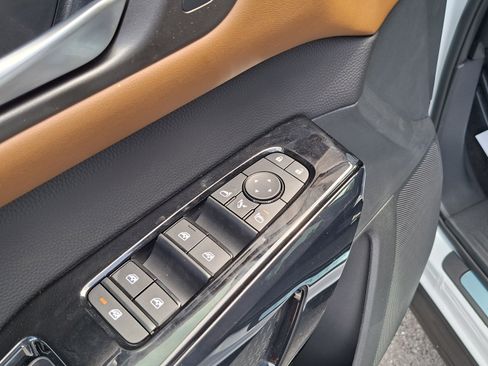 New 2026 Nissan Pathfinder Platinum FWD image 12