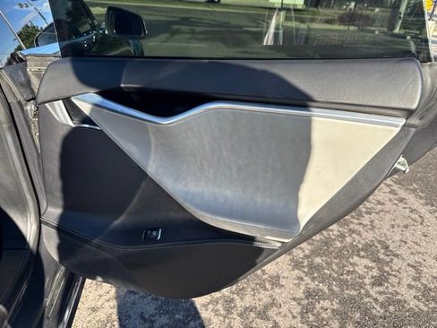 Used 2016 Tesla Model S AWD image 23