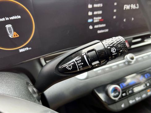 Certified 2023 Hyundai Elantra SEL w/ Convenience Package image 28