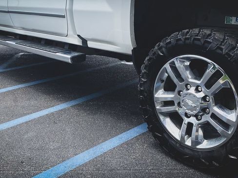 Used 2019 Chevrolet Silverado 2500 High Country w/ Duramax Plus Package AWD/4WD image 28