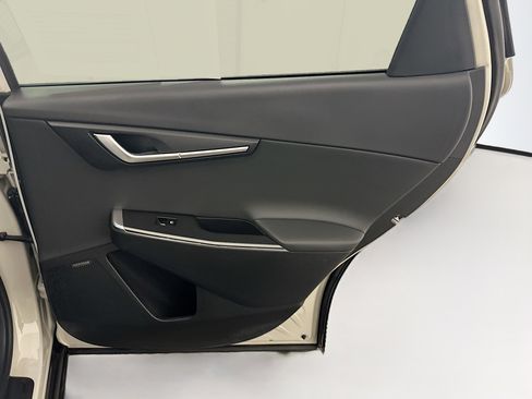 Used 2023 Kia EV6 Wind image 32