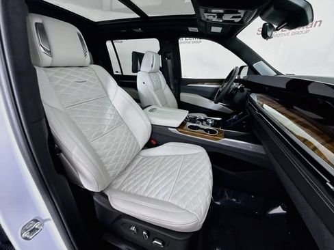 Used 2026 Cadillac Escalade ESV Platinum Sport w/ LPO, Floor Liner Package AWD/4WD image 32