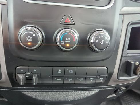 Used 2018 RAM 2500 Tradesman w/ Chrome Appearance Group AWD/4WD image 16