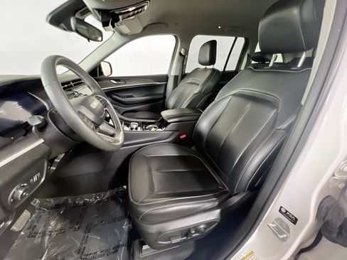 Used 2023 Jeep Grand Cherokee Limited AWD/4WD image 20