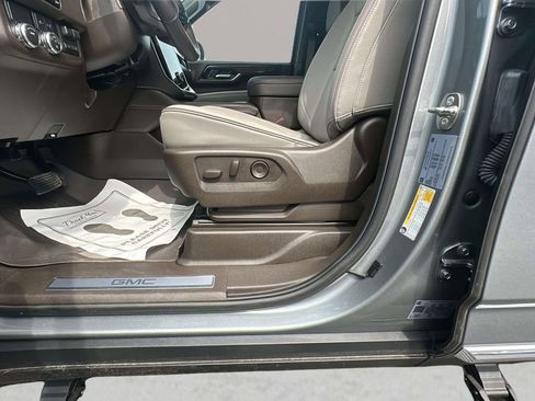 Used 2026 GMC Yukon XL Elevation w/ Elevation Premium Package RWD image 9