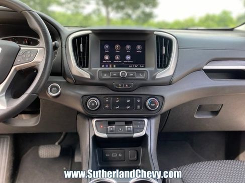 Used 2024 GMC Terrain SLE AWD/4WD image 25