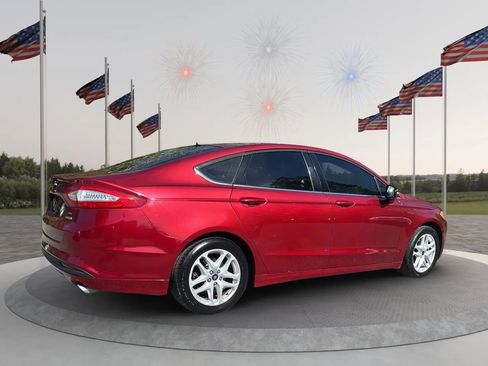 Used 2014 Ford Fusion SE image 5
